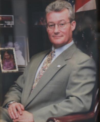 Headshot of Dr. Ricardo Martinez